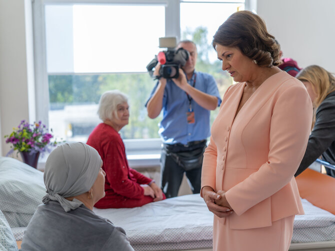 NVC nuotr./D. Nausėdienė aplankė pacientes 