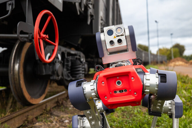Bendrovės nuotr./„LTG Cargo“ robotas šuo