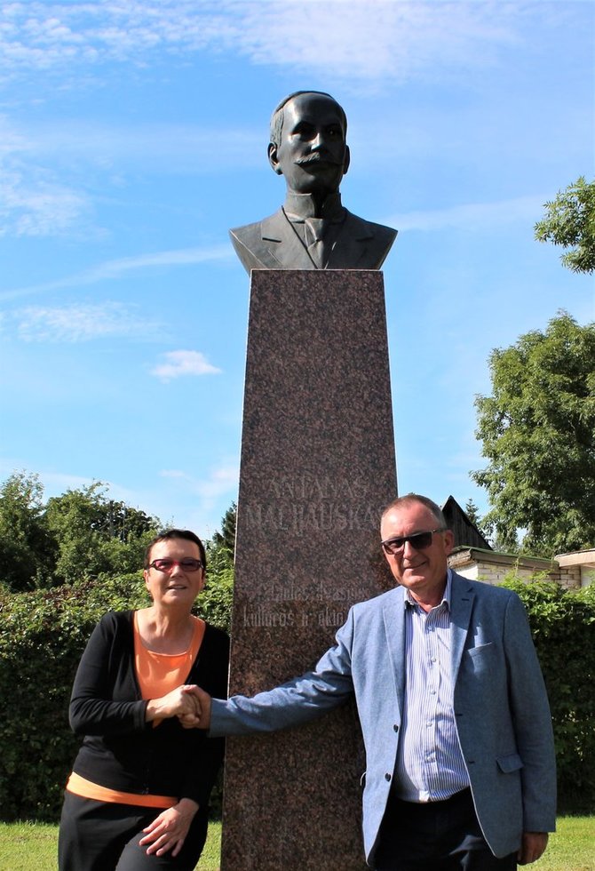 Organizatorių nuotr./Macijausko premijos laureatai Lilija Valatkienė ir Vytautas Jonas Juška