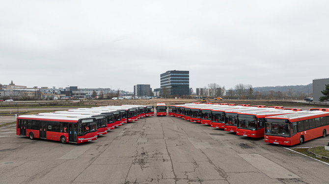 Organizatorių nuotr./Pirmieji šeši autobusai jau pasiekė Ukrainą