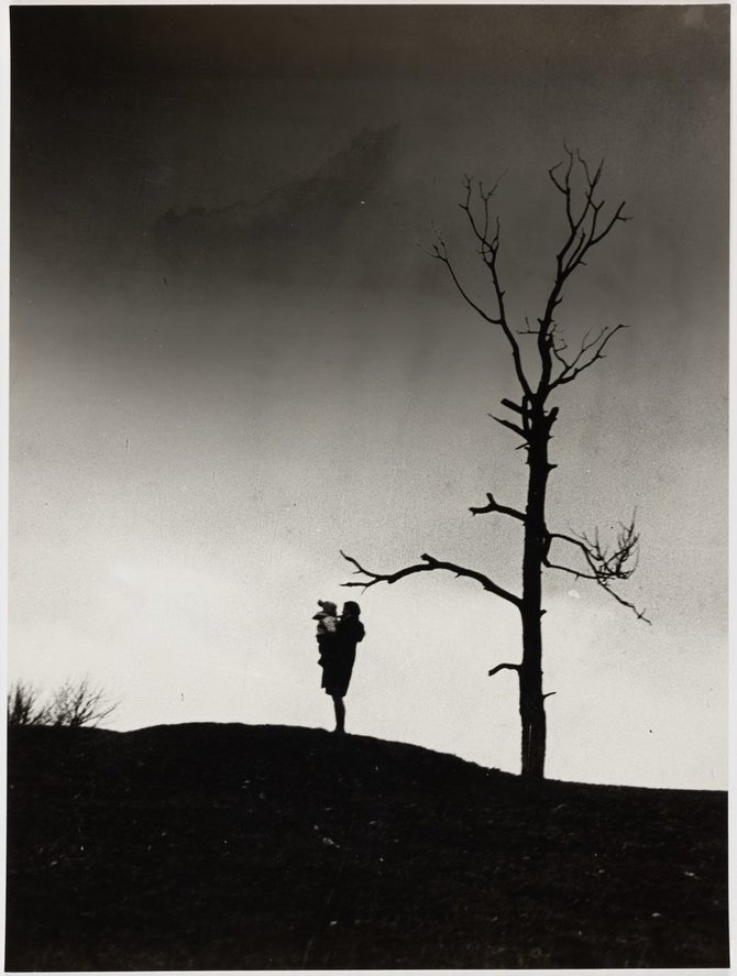 ŠAM Fotografijos muziejaus archyvo nuotr./Algimantas Puodžiūnas, Vieniši, 1969 m.