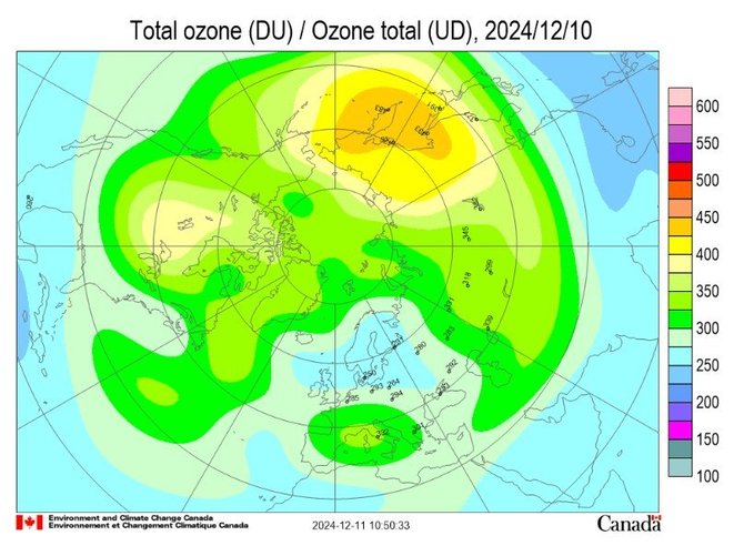 Pasaulinis ozono ir ultravioletinės Saulės spinduliuotės duomenų centro nuotr./ozono sluoksnio storis (DU vienetais) šiauriniame pusrutulyje 2024 m. gruodžio 10 dieną