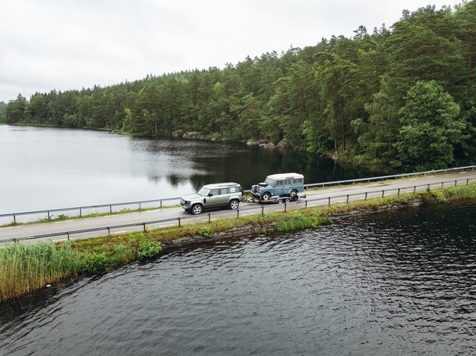 Asmeninio archyvo nuotr./Land Rover 109 Station Wagon kelionė iš Švedijos į Lietuvą 