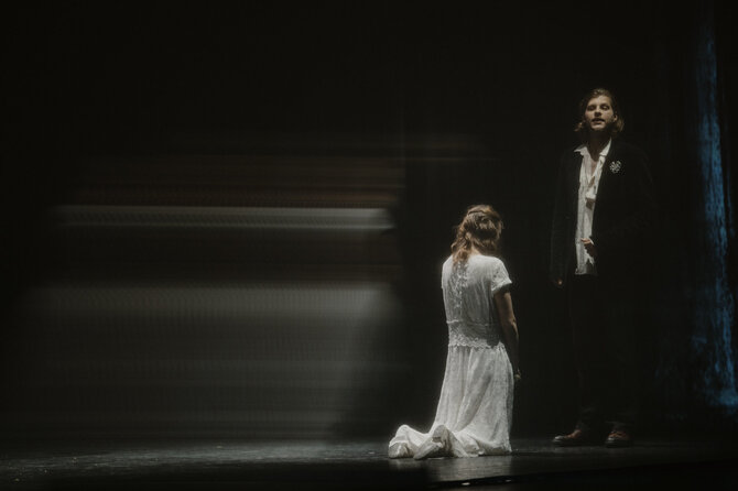 S. Lukoševičiaus nuotr./VU Dramos teatro spektaklio „Žadėtoji“ scena