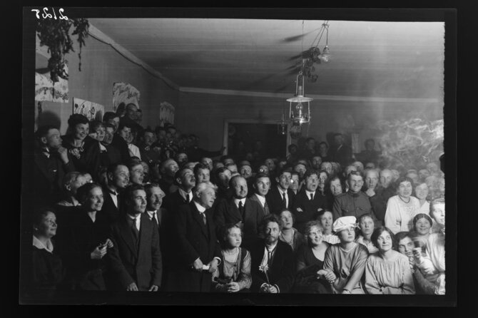 LNM nuotr./Vilkolakio teatro žiūrovai. Kaunas, 1920 m. 