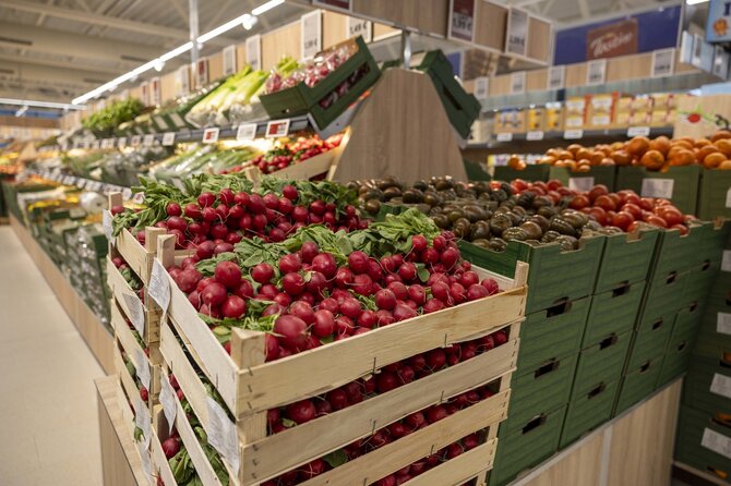 „Lidl“ nuotr./Vaisiai ir daržovės kasdieniame racione nebūtinai turi kainuoti brangiai: „Lidl“ ekspertas pataria, kaip jų suvartoti daugiau