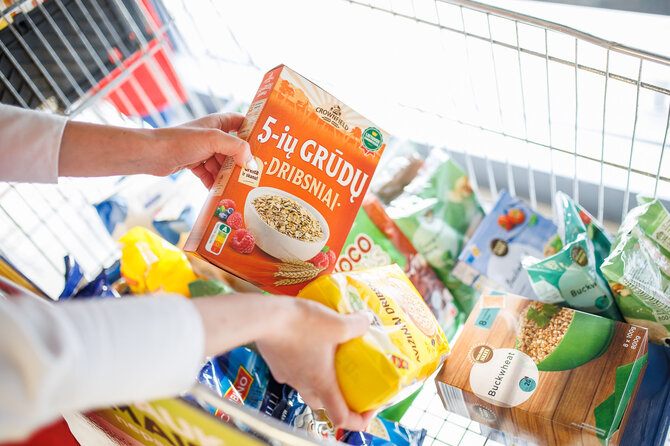 „Lidl“ nuotr./„Lidl“ kviečia aukoti pavasarinėje „Maisto banko“ akcijoje: prašo nepamiršti mėsos ir žuvies konservų