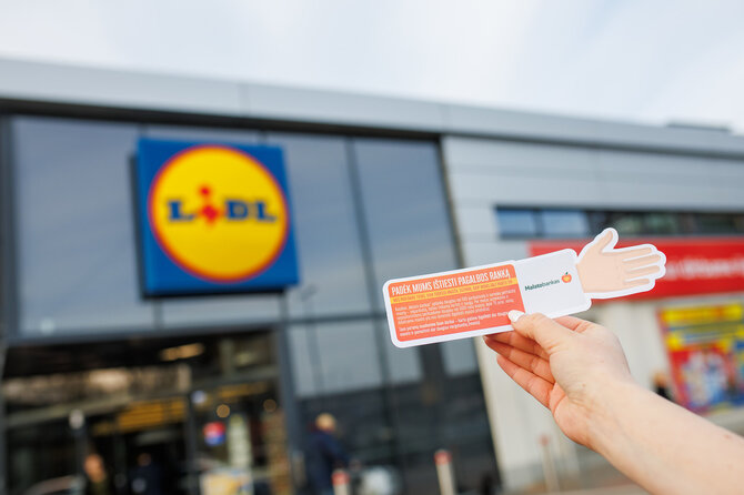 „Lidl“ nuotr./„Lidl“ kviečia aukoti pavasarinėje „Maisto banko“ akcijoje: prašo nepamiršti mėsos ir žuvies konservų