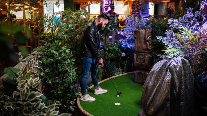 „Jungle Monkeyz Adventure Golf“ nuotr./PLC „Mega“ dar daugiau pramogų šeimai – duris atvėrė tarptautinis mini golfo operatorius „Jungle Monkeyz Adventure Golf“