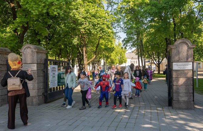 „Maironio lietuvių literatūros muziejaus“ nuotr./Vaikų knygų festivalis „Gyvos raidės“: kiškiai, sukylam!