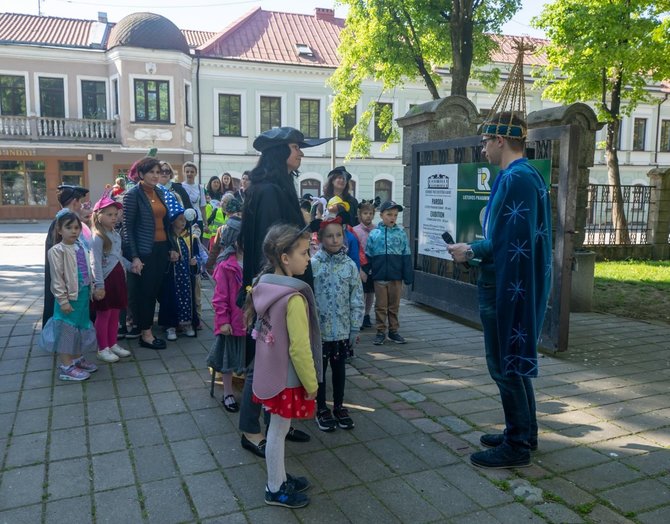 „Maironio lietuvių literatūros muziejaus“ nuotr./Vaikų knygų festivalis „Gyvos raidės“: kiškiai, sukylam!