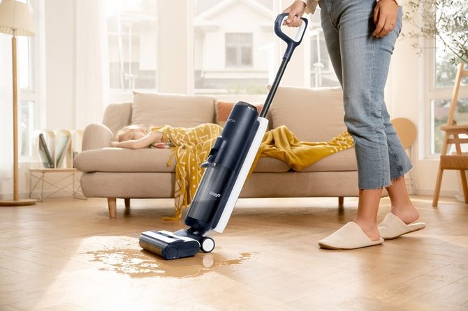 Gamintojo nuotr./Varginantis grindų valymas: kaip palengvinti šį namų ruošos darbą?