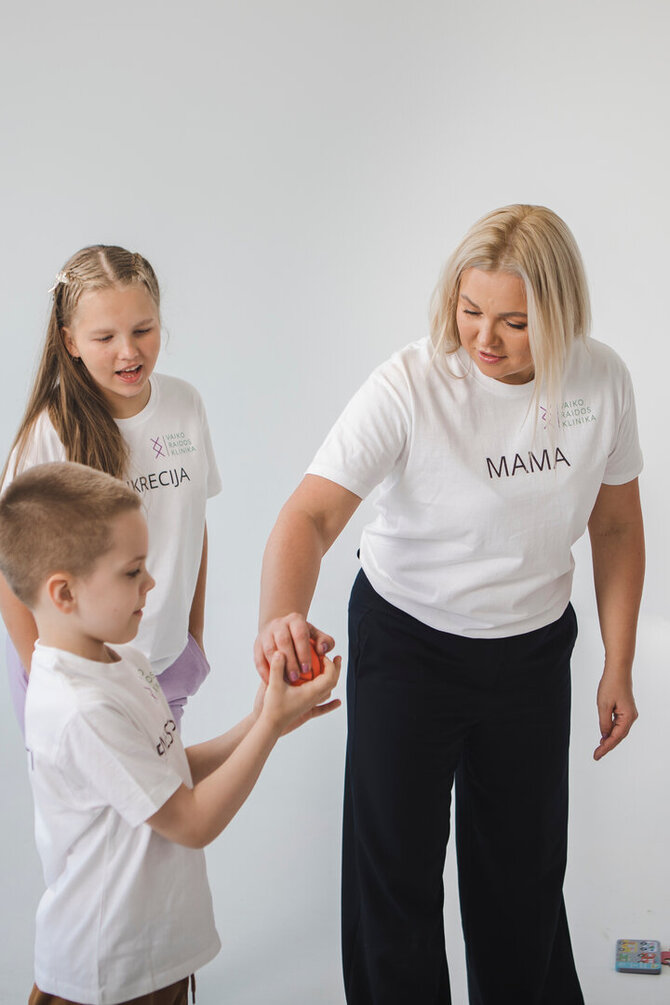 Vaiko raidos klinikos nuotr./Vaiko raidos klinikos globojami vaikai