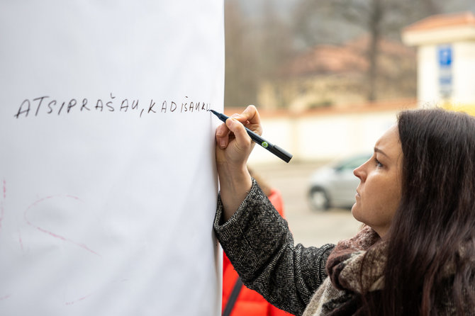 Giedriaus Matulaičio nuotr./Autistiškų vaikų tėvai Vilniuje surengė performansą
