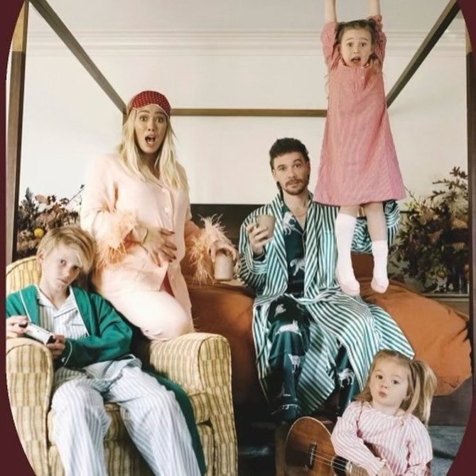 Soc. tinklų nuotr. /Hilary Duff su šeima
