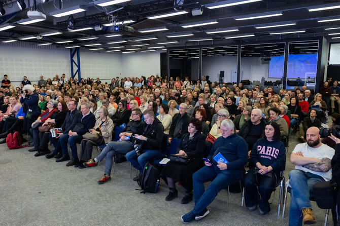 Patricija Adamovič / BNS nuotr./Diskusija: Tautos identiteto paieškos vidinių ir išorinių grėsmių akivaizdoje