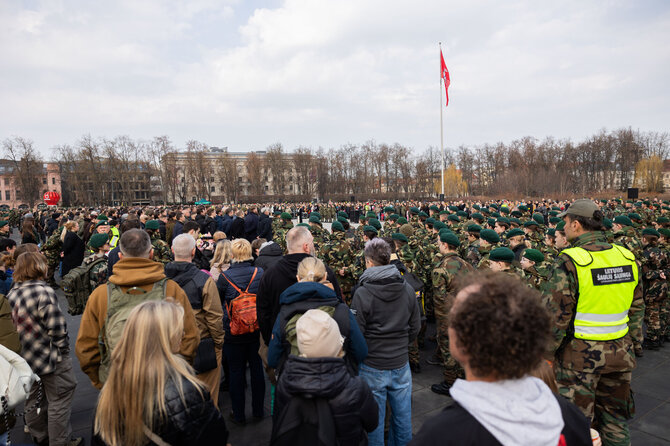 Patricija Adamovič / BNS nuotr./Šaulių priesaikos ir jaunųjų šaulių pasižadėjimo ceremonija