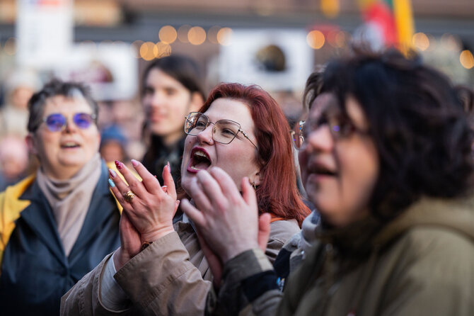 Patricija Adamovič / BNS nuotr./Protestas ,,Šalin rankas nuo laisvo žodžio“