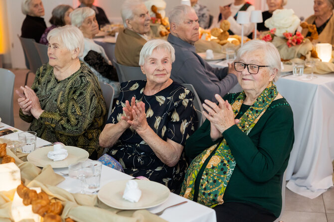 Patricija Adamovič / BNS nuotr./GALA vakarienė, skirta senjorams iš Tremtinių namų