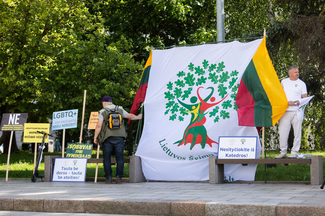 Patricija Adamovič / BNS/Protestas prieš LGBT eitynes