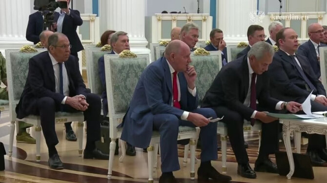 Ekrano nuotrauka/kremlin.ru/Prieš susitikimą su Trumpu Putinas sukvietė aukščiausius Rusijos pareigūnus