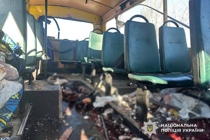 Ukrainos nacionalinė policija/ „Telegram“/Rusija apšaudė pilną žmonių autobusą