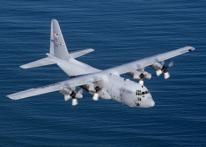 „Wikipedia“ nuotr./JAV lėktuvas „Lockheed C-130 Hercules“