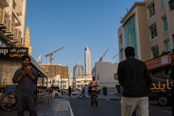Natalie Naccahe/ „The New York Times“/Dubajaus darbuotojai migrantai