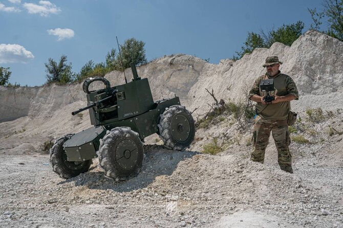 „Azov Brigade“/„Cover Images“/„Scanpix“/Ukrainos robotas