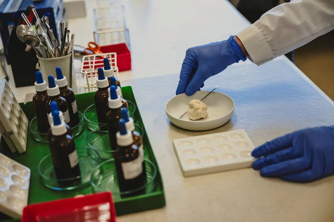 Meredith Kohut/ „The New York Times“/Chemijos laboratorija Estijoje