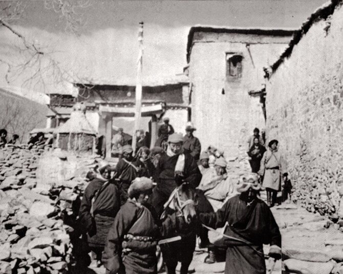 Jo Šventenybės Dalai Lamos XIV biuras/Dalai Lamos XIV-ojo pasitraukimas į Indiją