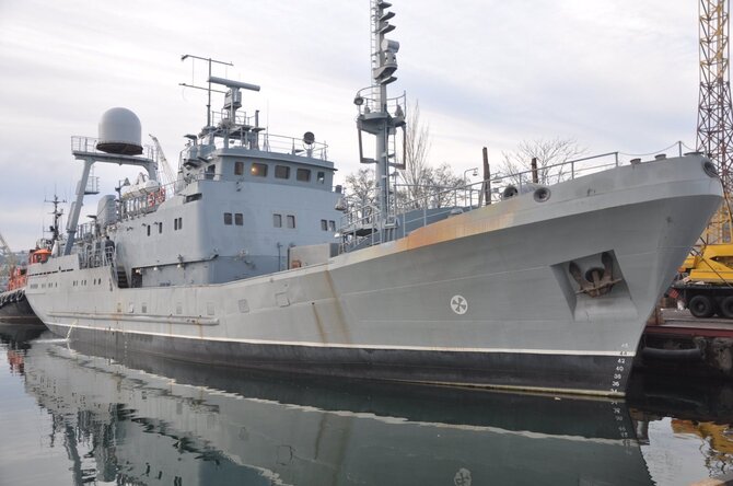 „Vessel Finder“ nuotr./Ukrainos karinis laivynas