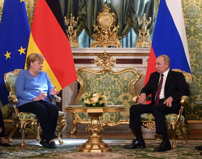 „Reuters“/„Scanpix“/A.Merkel ir V.Putinas paskutinio buvusios Vokietijos kanclerės vizito Maskvoje metu