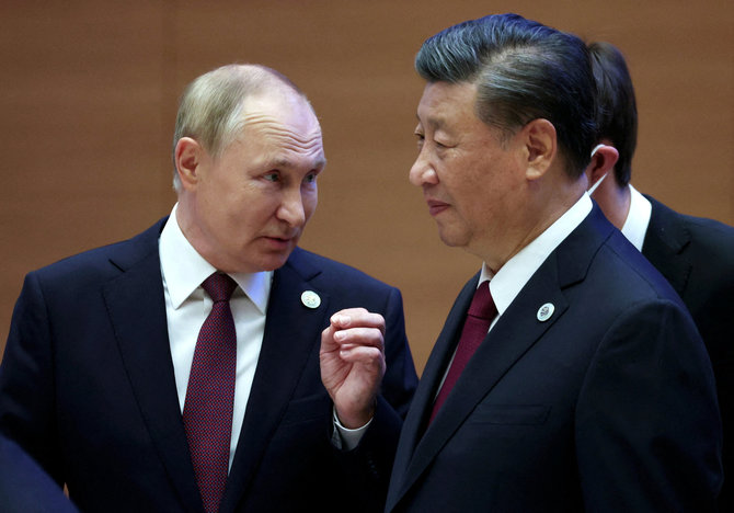 „Reuters“/„Scanpix“/Rusijos prezidentas V.Putinas ir Kinijos lyderis Xi Jinpingas