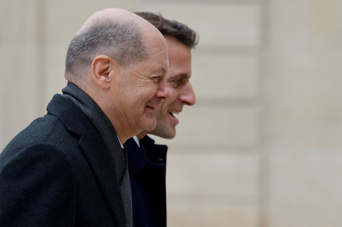„Reuters“/„Scanpix“/Vokietijos kancleris Olafas Scholzas ir Prancūzijos prezidentas Emmanuelis Macronas