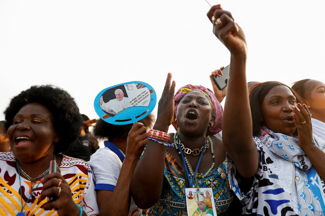„Reuters“/„Scanpix“/Kongo Demokratinės Respublikos gyventojai su džiaugsmu pasitiko popiežių Pranciškų