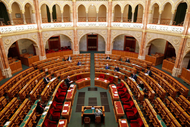 „Reuters“/„Scanpix“/Vengrijos parlamento salė
