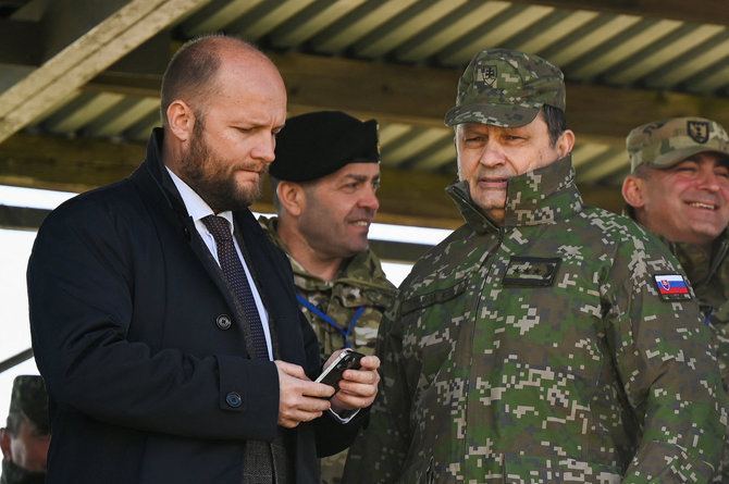 „Reuters“/„Scanpix“/Slovakijos gynybos ministras Jaroslavas Nadas