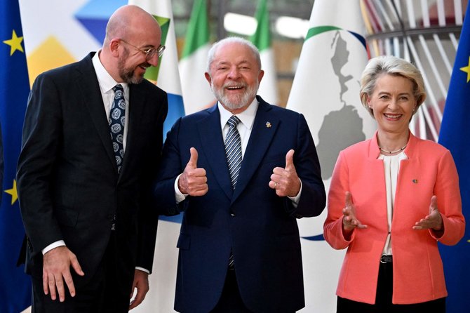 „AFP“/„Scanpix“/Europos Tarybos vadovas Charles'is Michelis, Brazilijos prezidentas  Luizas Inacio Lula da Silva ir Europos Komisijos vadovė Ursula von der Leyen