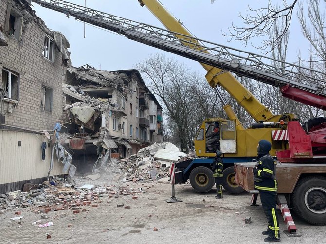 Ukrainos valstybinė nepaprastųjų situacijų tarnyba/ „Telegram“/Daugiabučio griuvėsiai Selydovėje