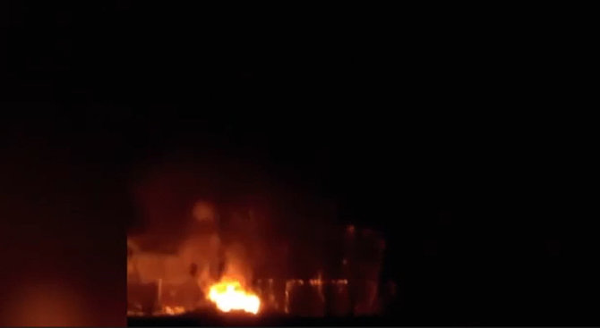 Kadras iš vaizdo įrašo/Brianske liepsnojo elektros pastotė