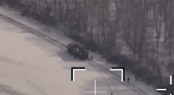 Kadras iš vaizdo įrašo/Ukrainos pajėgos atakuoja Rusijos raketų paleidimo sistemą „Pantsyr“