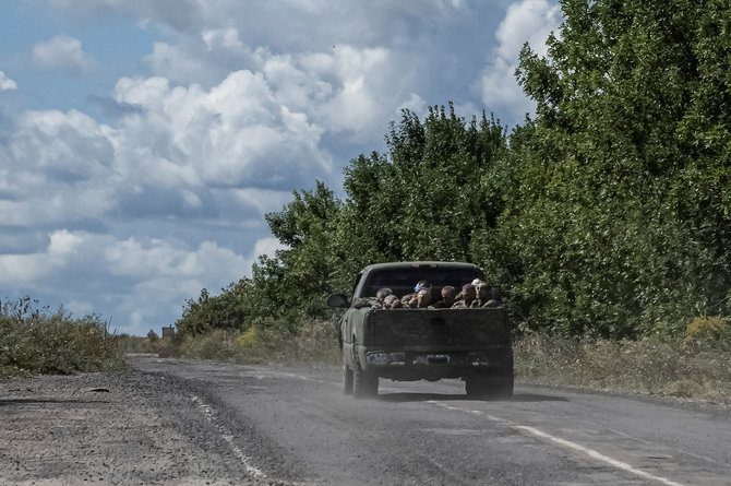 „Reuters“/„Scanpix“/Rusijos belaisviai Kursko srityje