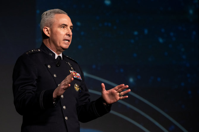 „U.S. Space Command“/JAV kosmoso vadavietės vadas generolas Stephenas Whitingas