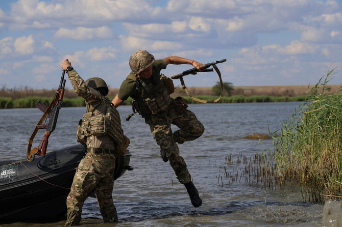 „Reuters“/„Scanpix“/Karas Ukrainoje