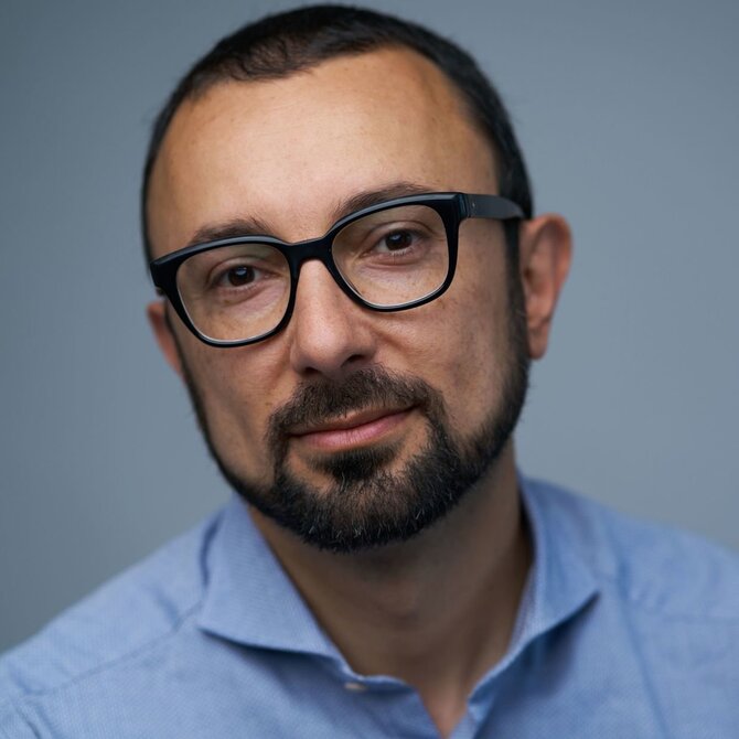 Socialinių tinklų nuotrauka/Amsterdamo universiteto akademinis vadovas, politologas Andrew Chakhoyanas