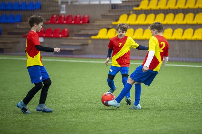 „Lidl“ nuotr./Istorinis įvykis – su „Lidl“: net 11 vaikų iš Lietuvos lydės UEFA EURO 2024 futbolininkus