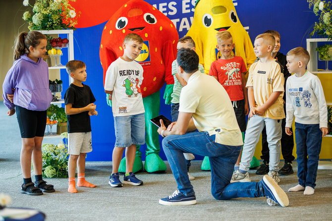 „Lidl“ nuotr./Į Europos futbolo čempionatą išvyko „Lidl“ vaikų komanda: lemiamose ketvirtfinalio rungtynėse į aikštę išlydės Europos futbolininkus