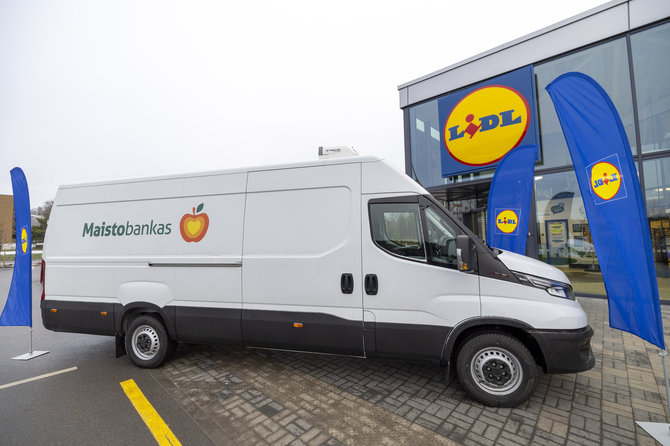 „Lidl“ skyrė lėšų „Maisto banko“ autobusiukui