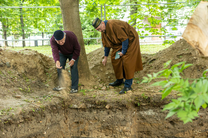 Turto banko nuotr./Totorių palaikų perlaidojimas